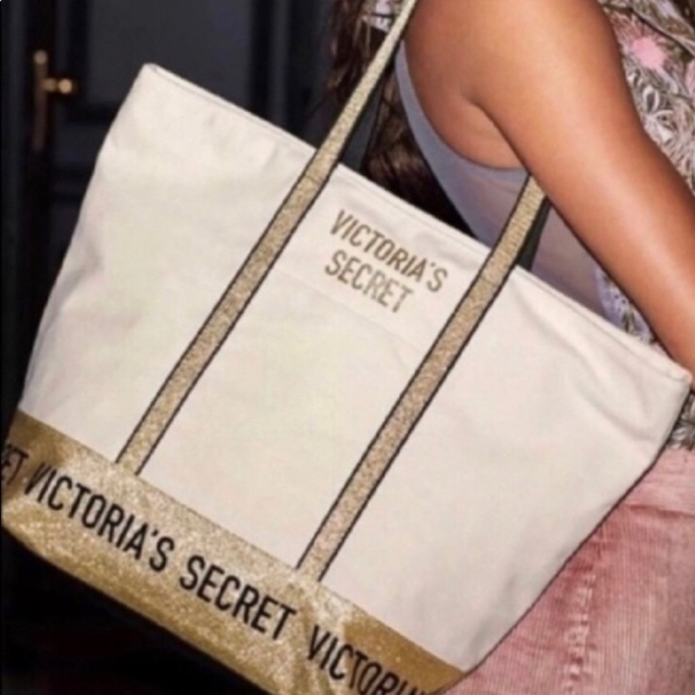 🌸VS nwt canvas glitter tote so pretty🌸